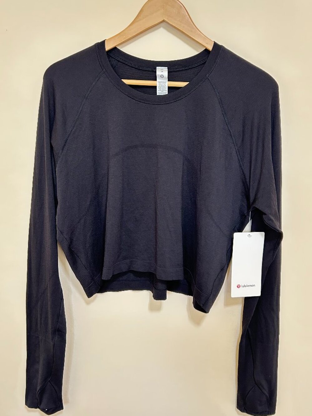 NWT Lululemon Athletica Swifty Tech Cropped Long Sleeve 2.0 Top Black Size 18